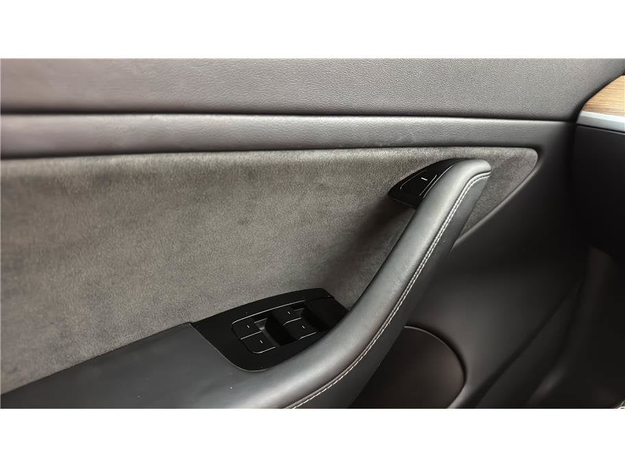 2019 Tesla Model 3 Standard Range Plus Sedan 4D