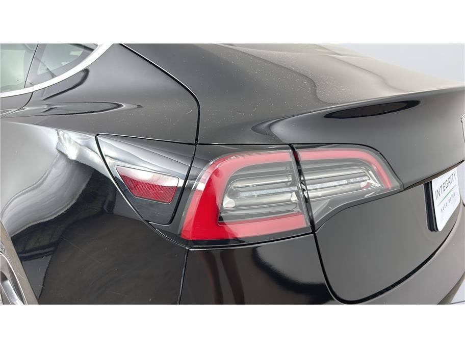 2019 Tesla Model 3 Standard Range Plus Sedan 4D