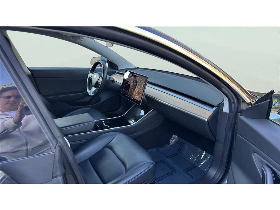 2019 Tesla Model 3 Long Range Sedan 4D