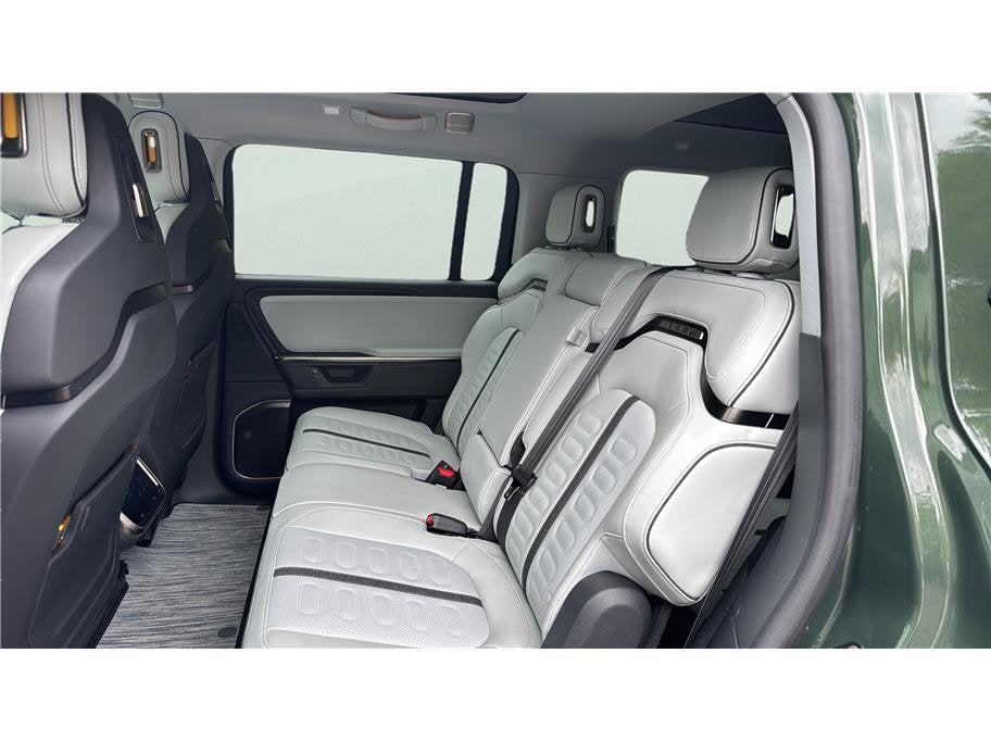 2025 Rivian R1S Adventure