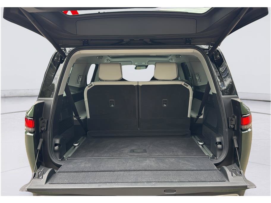 2025 Rivian R1S Adventure