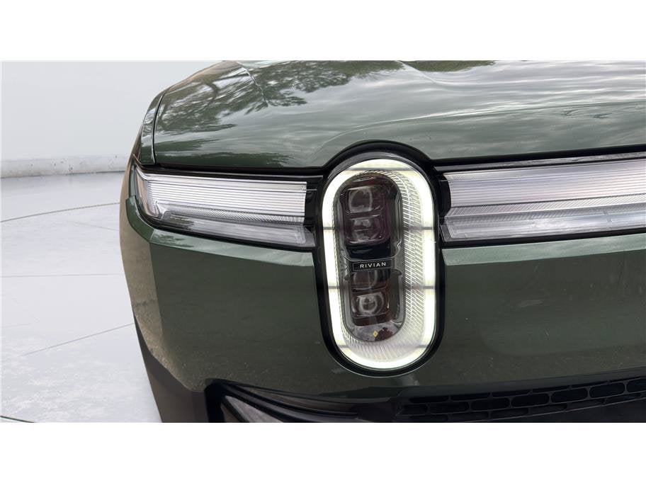 2025 Rivian R1S Adventure