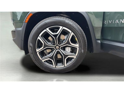 2025 Rivian R1S Adventure