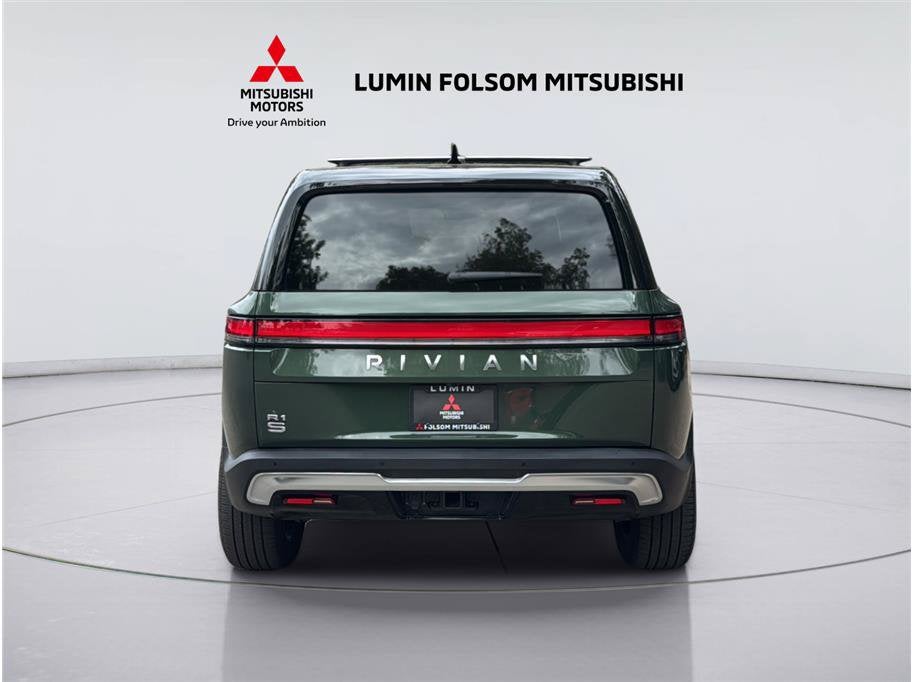 2025 Rivian R1S Adventure