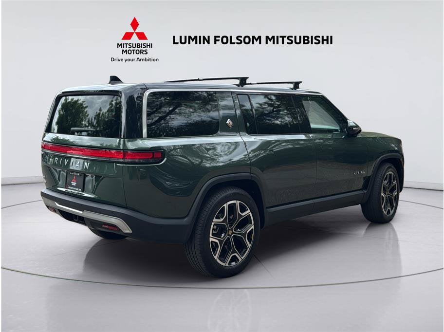 2025 Rivian R1S Adventure