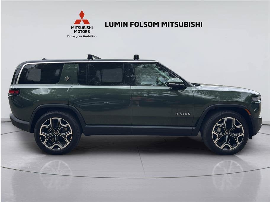 2025 Rivian R1S Adventure