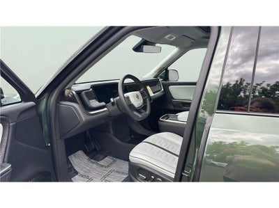 2025 Rivian R1S Adventure