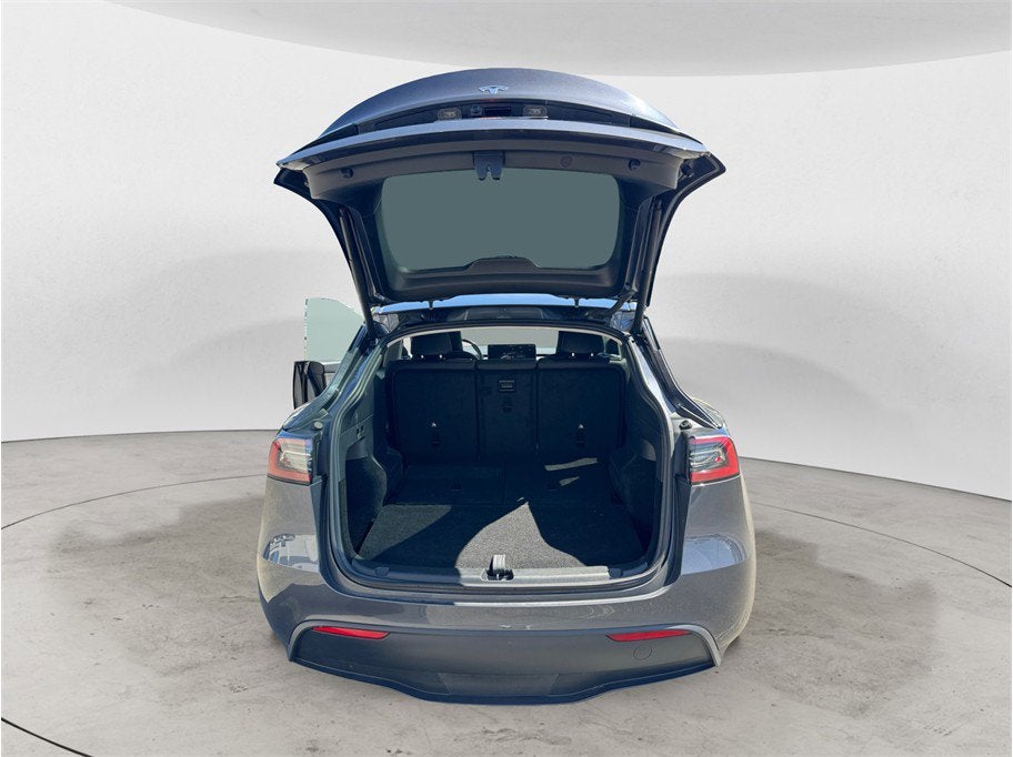 2023 Tesla Model Y Long Range Sport Utility 4D