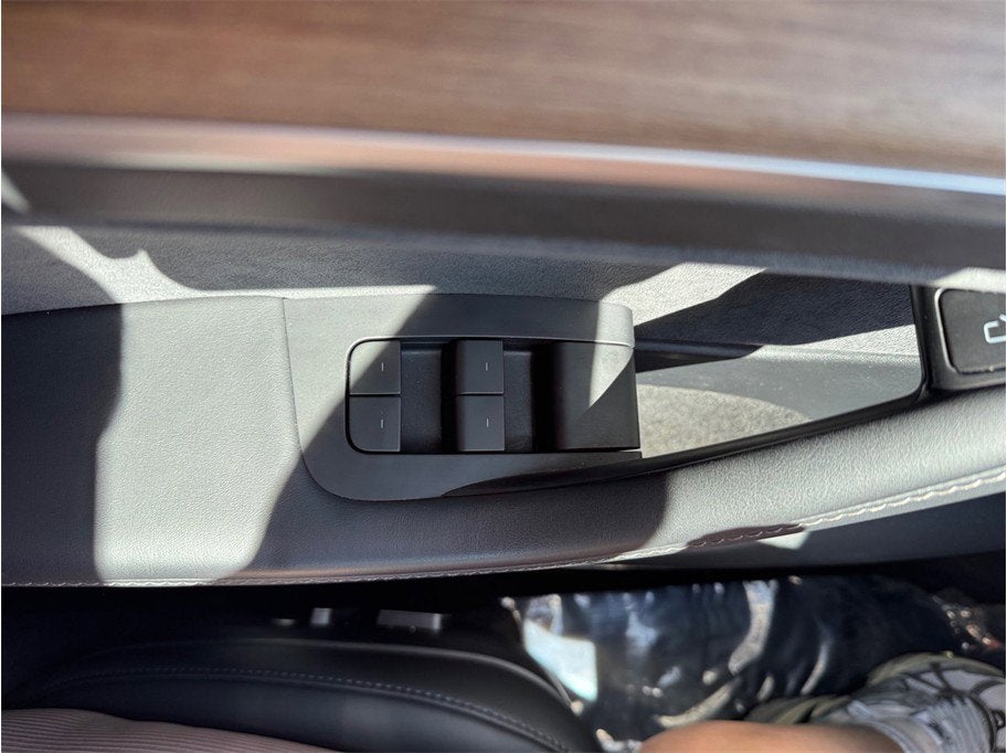 2023 Tesla Model Y Long Range Sport Utility 4D