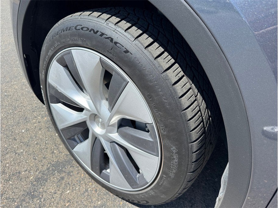 2023 Tesla Model Y Long Range Sport Utility 4D