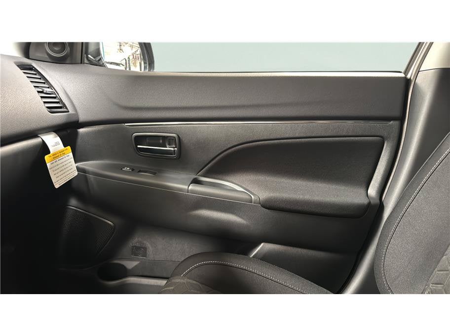 2027 Mitsubishi Outlander Sport ES Sport Utility 4D