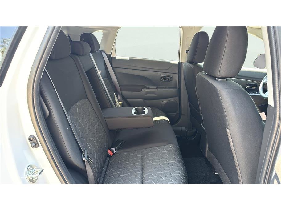 2026 Mitsubishi Outlander Sport ES Sport Utility 4D