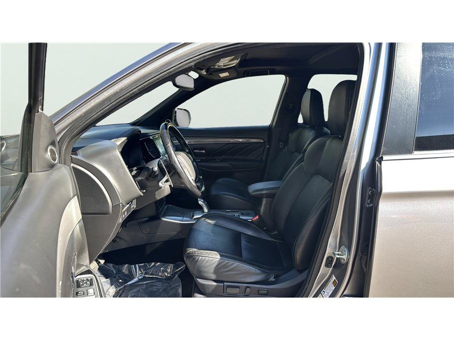 2020 Mitsubishi Outlander PHEV SEL Sport Utility 4D