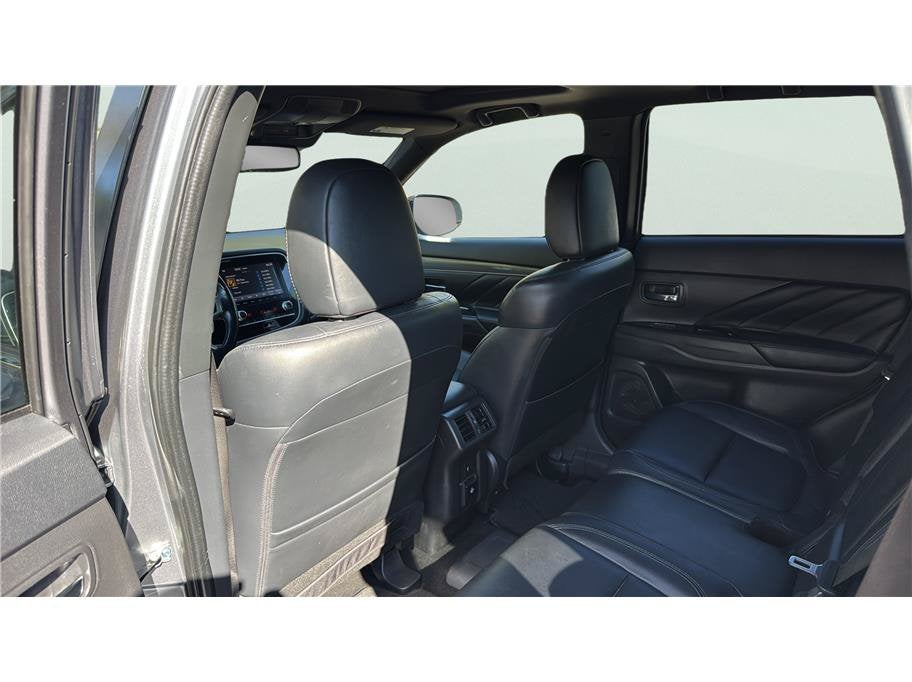 2020 Mitsubishi Outlander PHEV SEL Sport Utility 4D
