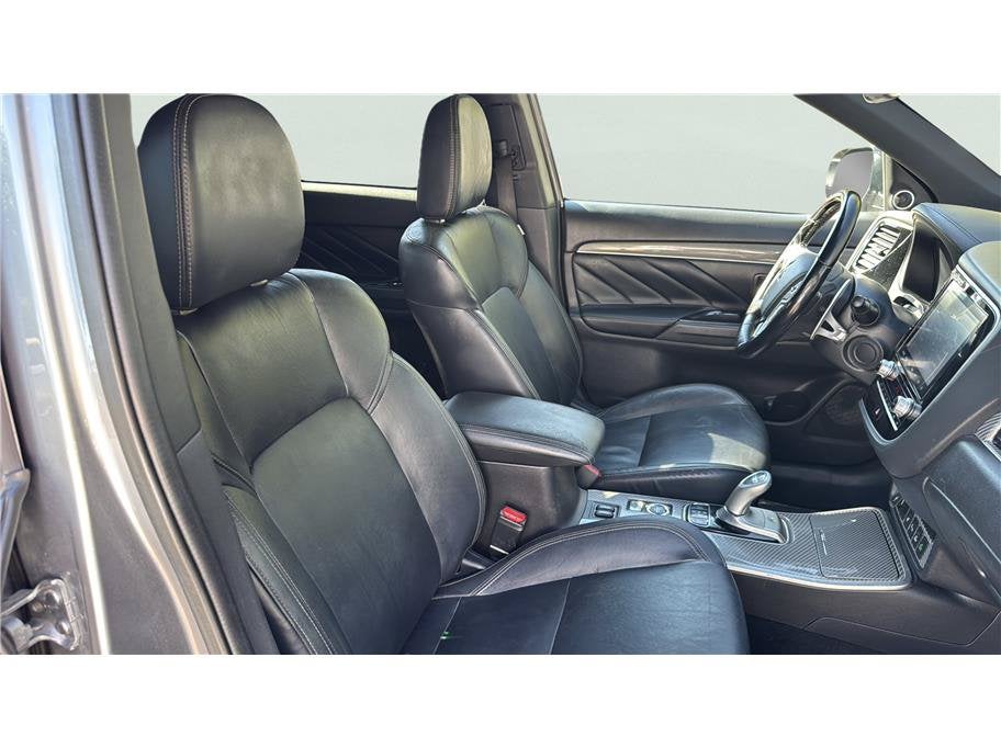 2020 Mitsubishi Outlander PHEV SEL Sport Utility 4D