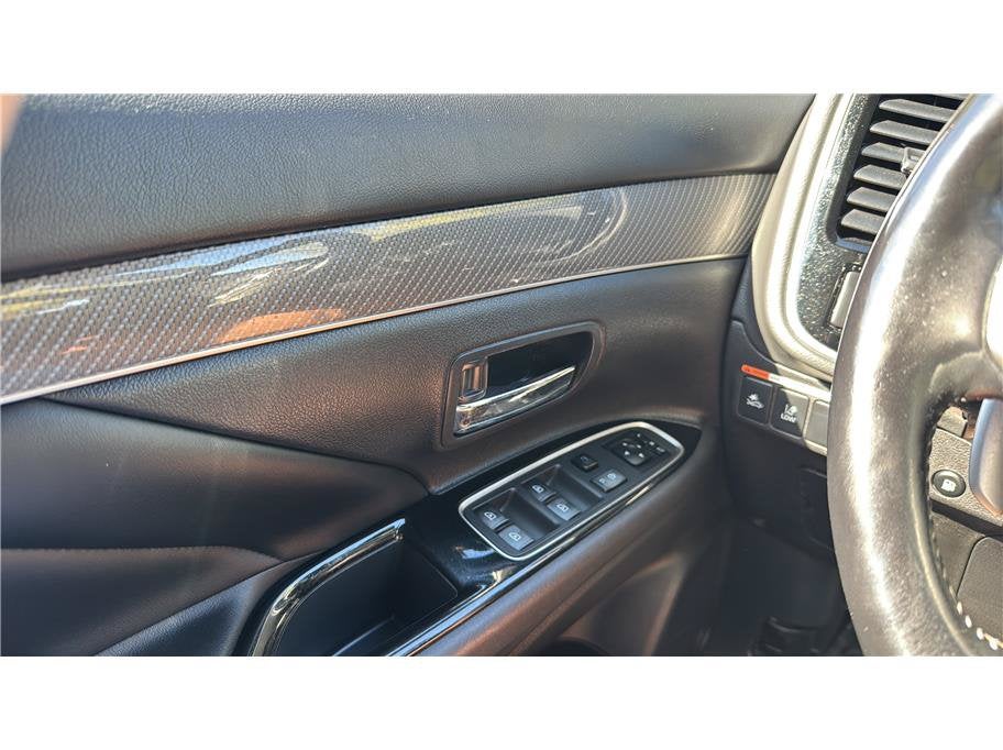 2020 Mitsubishi Outlander PHEV SEL Sport Utility 4D