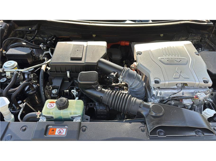 2020 Mitsubishi Outlander PHEV SEL Sport Utility 4D