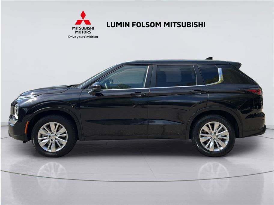 2025 Mitsubishi Outlander ES