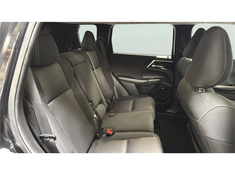 2025 Mitsubishi Outlander ES