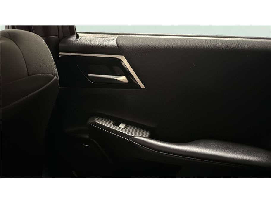 2025 Mitsubishi Outlander ES