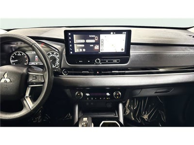 2025 Mitsubishi Outlander ES
