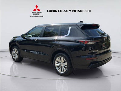 2025 Mitsubishi Outlander ES