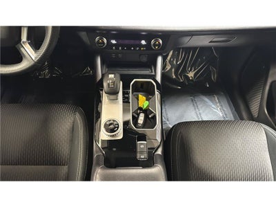 2025 Mitsubishi Outlander ES
