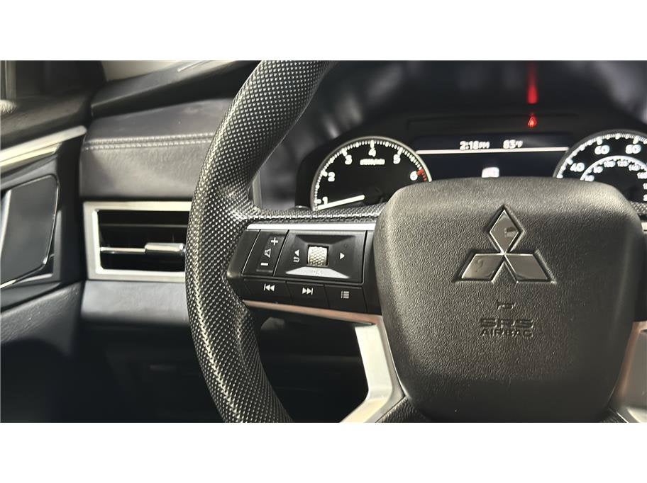 2025 Mitsubishi Outlander ES