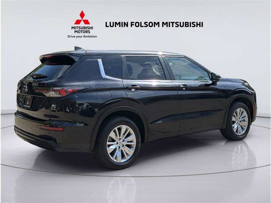 2025 Mitsubishi Outlander ES