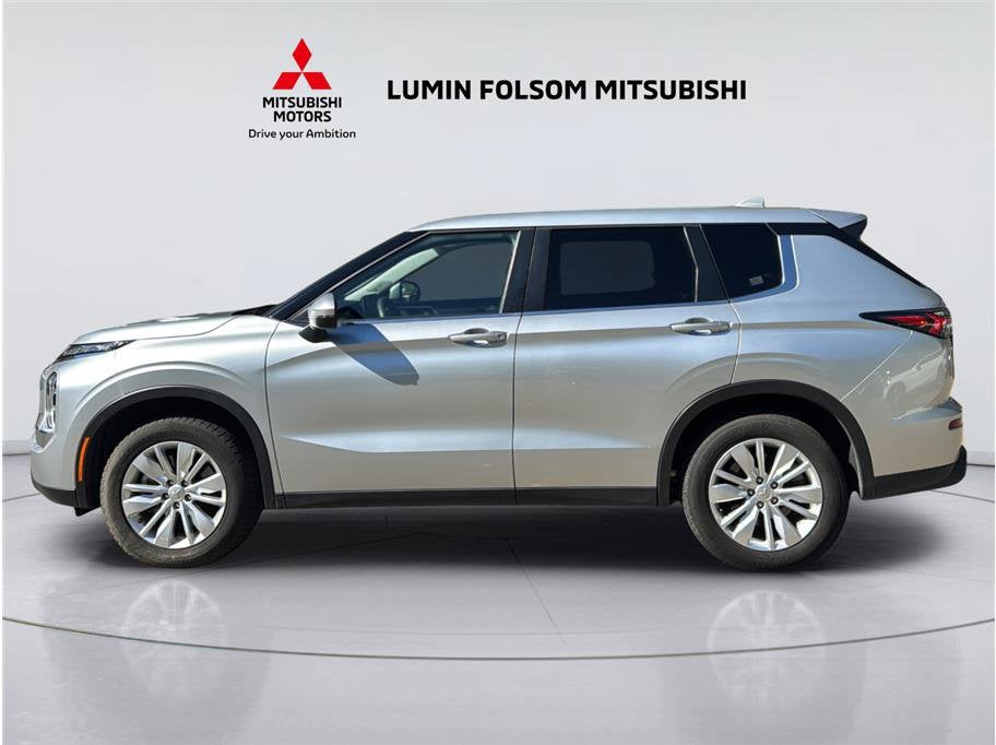 2025 Mitsubishi Outlander ES