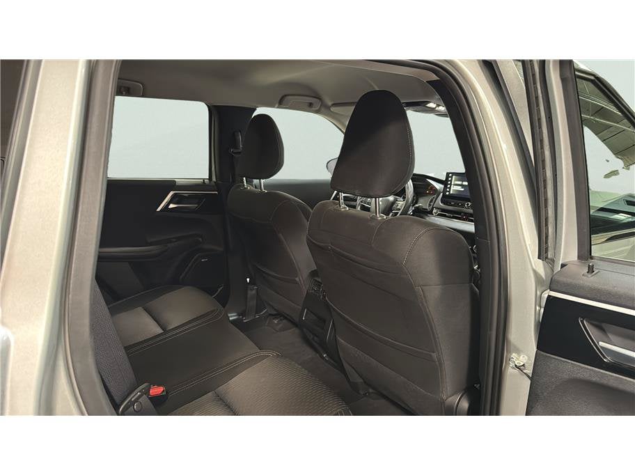 2025 Mitsubishi Outlander ES