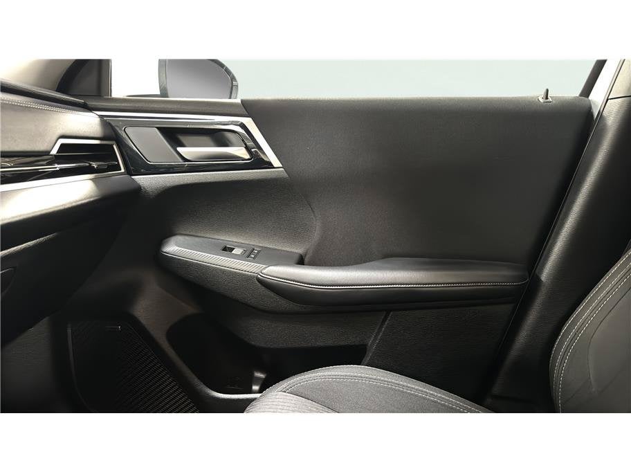 2025 Mitsubishi Outlander ES