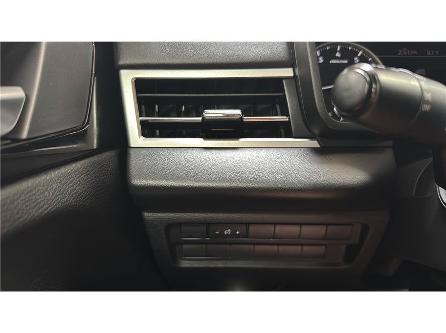 2025 Mitsubishi Outlander ES