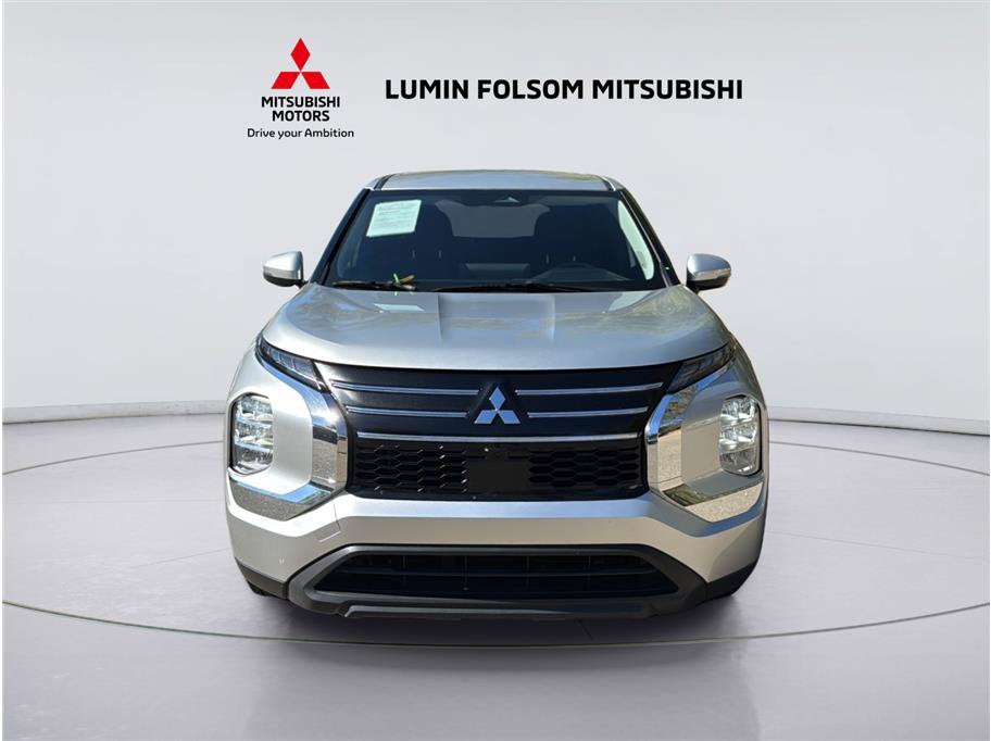 2025 Mitsubishi Outlander ES