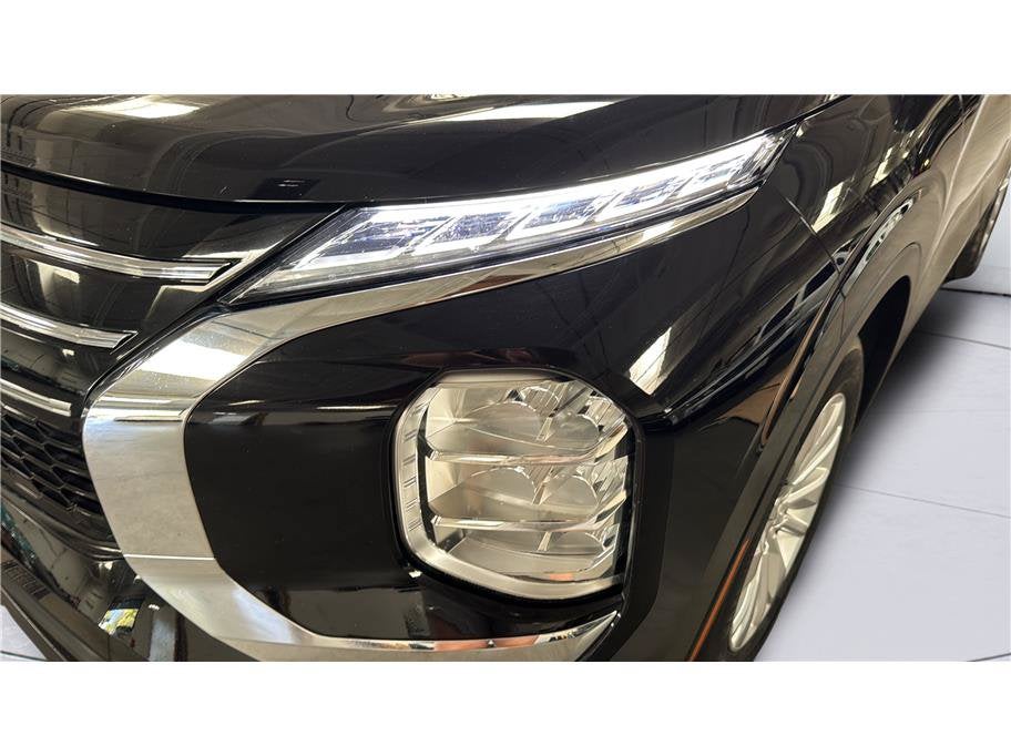 2025 Mitsubishi Outlander ES