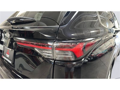 2025 Mitsubishi Outlander ES