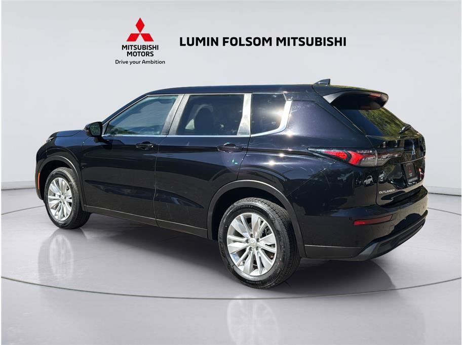 2025 Mitsubishi Outlander ES