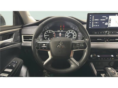 2025 Mitsubishi Outlander ES