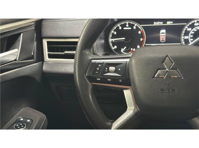 2025 Mitsubishi Outlander ES