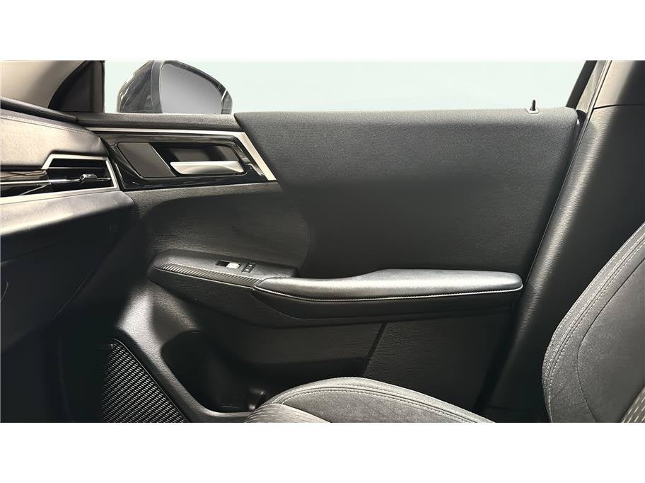 2025 Mitsubishi Outlander ES