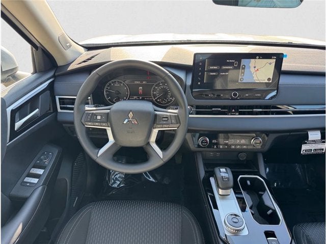 2026 Mitsubishi Outlander ES