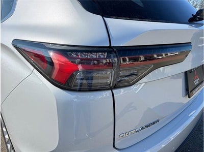 2026 Mitsubishi Outlander ES