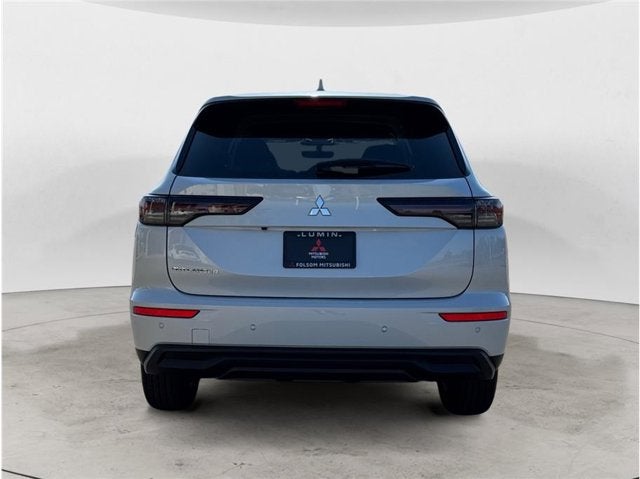 2026 Mitsubishi Outlander ES