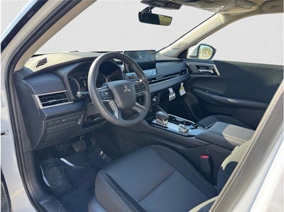 2026 Mitsubishi Outlander ES