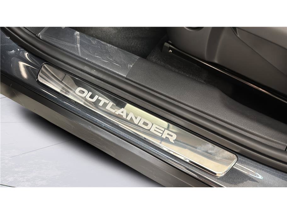 2026 Mitsubishi Outlander ES
