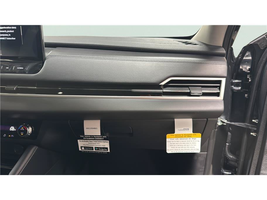 2026 Mitsubishi Outlander ES