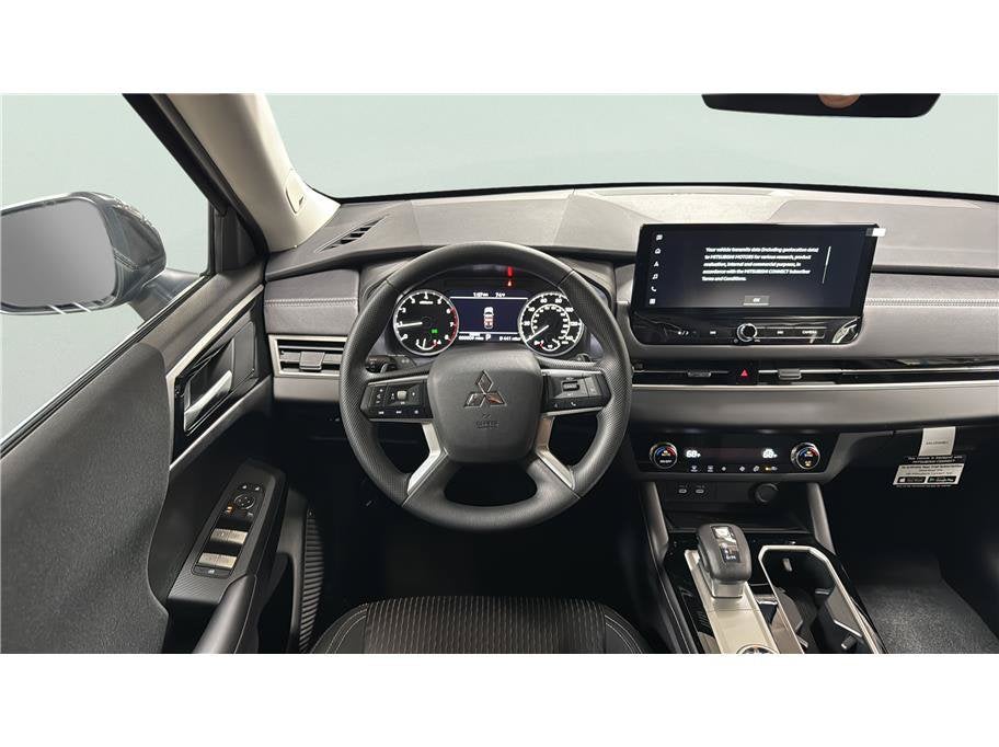 2026 Mitsubishi Outlander ES