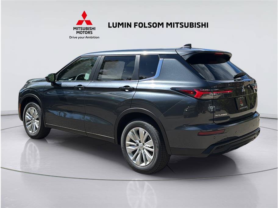 2026 Mitsubishi Outlander ES