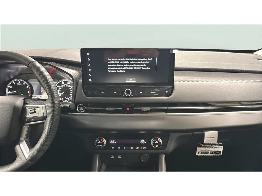 2026 Mitsubishi Outlander ES