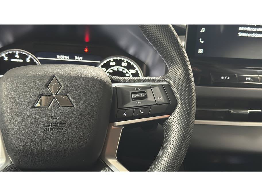 2026 Mitsubishi Outlander ES